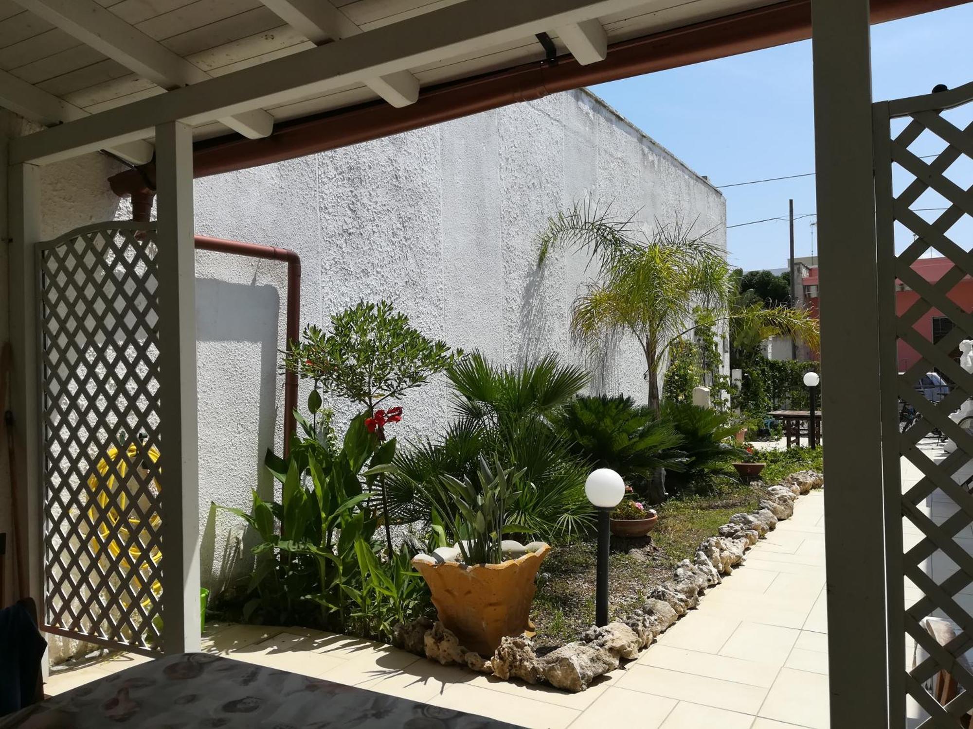 Villa Mediterranea Torre dell'Orso Exterior photo